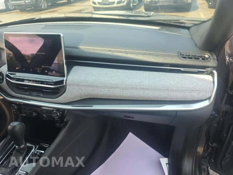 2024 Jeep Compass Latitude Lux - miniatura 19