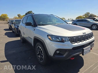 2024 Jeep Compass Trailhawk - miniatura 3