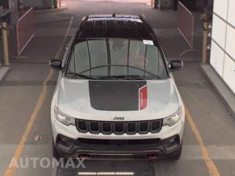 2024 Jeep Compass Trailhawk - miniatura 2