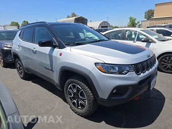 2024 Jeep Compass Trailhawk - miniatura 3