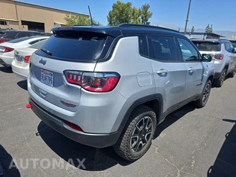 2024 Jeep Compass Trailhawk - miniatura 4