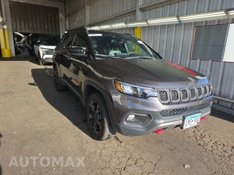 2024 Jeep Compass Trailhawk - miniatura 3