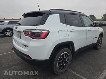 2024 Jeep Compass Trailhawk - miniatura 4