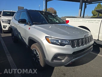 2024 Jeep Compass Trailhawk - miniatura 3
