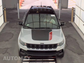2024 Jeep Compass Trailhawk - miniatura 2