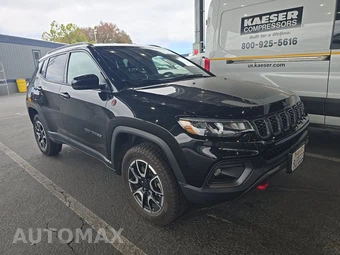 2024 Jeep Compass Trailhawk - miniatura 3