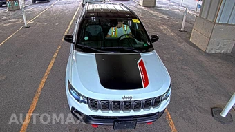 2024 Jeep Compass Trailhawk - miniatura 2
