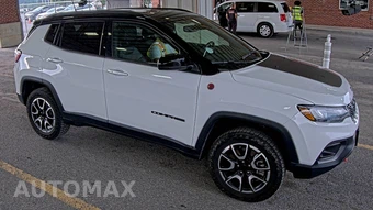 2024 Jeep Compass Trailhawk - miniatura 3