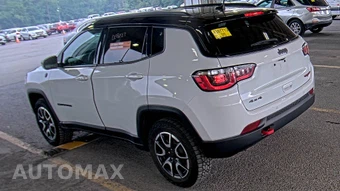 2024 Jeep Compass Trailhawk - miniatura 6