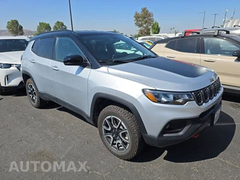 2024 Jeep Compass Trailhawk - miniatura 3
