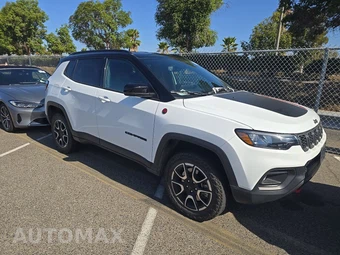 2024 Jeep Compass Trailhawk - miniatura 3
