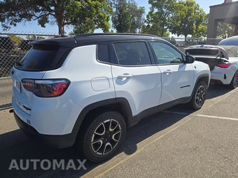 2024 Jeep Compass Trailhawk - miniatura 4