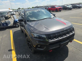 2024 Jeep Compass Trailhawk - miniatura 3