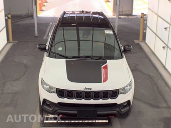 2024 Jeep Compass Trailhawk - miniatura 2