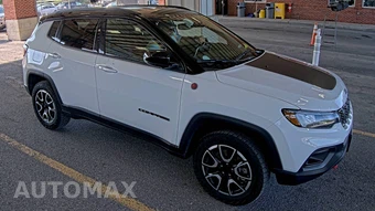 2024 Jeep Compass Trailhawk - miniatura 3