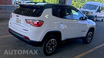 2024 Jeep Compass Trailhawk - miniatura 4