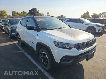 2024 Jeep Compass Trailhawk - miniatura 3