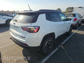 2024 Jeep Compass Trailhawk - miniatura 4