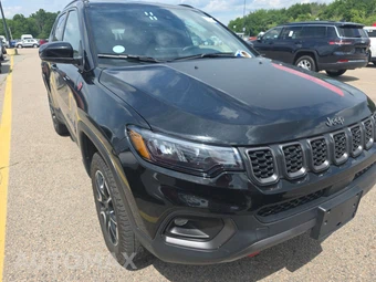 2024 Jeep Compass Trailhawk - miniatura 3