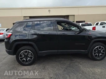 2024 Jeep Compass Trailhawk - miniatura 5