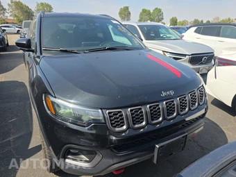 2024 Jeep Compass Trailhawk - miniatura 2