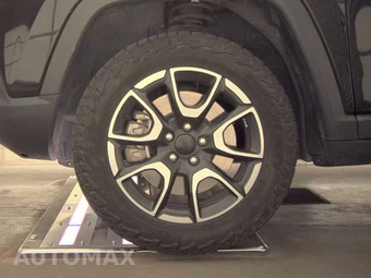 2024 Jeep Compass Trailhawk - miniatura 9