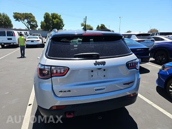 2024 Jeep Compass Trailhawk - miniatura 5