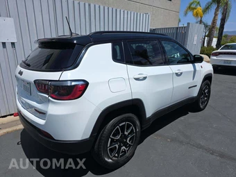 2024 Jeep Compass Trailhawk - miniatura 3