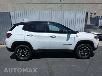 2024 Jeep Compass Trailhawk - miniatura 4