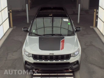 2024 Jeep Compass Trailhawk - miniatura 2