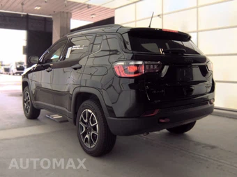 2024 Jeep Compass Trailhawk - miniatura 8