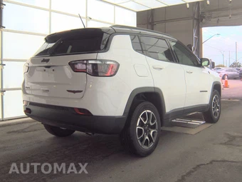 2024 Jeep Compass Trailhawk - miniatura 4
