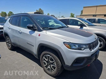 2024 Jeep Compass Trailhawk - miniatura 3