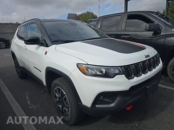 2024 Jeep Compass Trailhawk - miniatura 3