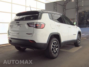 2024 Jeep Compass Trailhawk - miniatura 4
