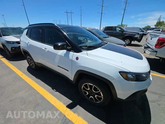 2024 Jeep Compass Trailhawk - miniatura 3