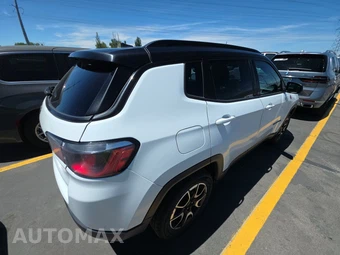 2024 Jeep Compass Trailhawk - miniatura 4