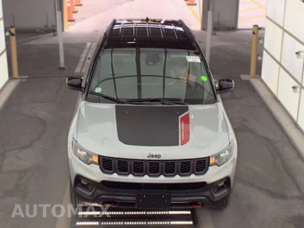 2024 Jeep Compass Trailhawk - miniatura 2