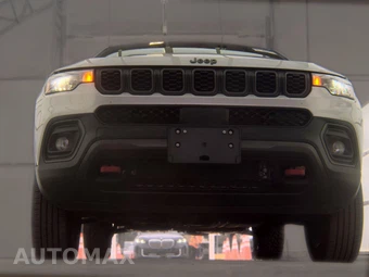 2024 Jeep Compass Trailhawk - miniatura 3
