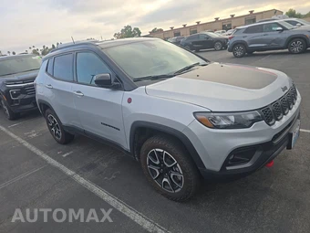 2024 Jeep Compass Trailhawk - miniatura 3