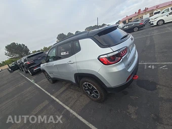 2024 Jeep Compass Trailhawk - miniatura 6