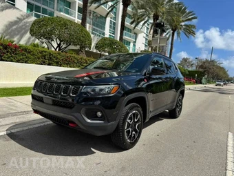 2024 Jeep Compass Trailhawk - miniatura 4