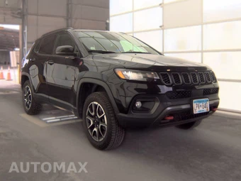 2024 Jeep Compass Trailhawk - miniatura 4