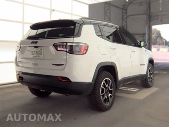 2024 Jeep Compass Trailhawk - miniatura 5