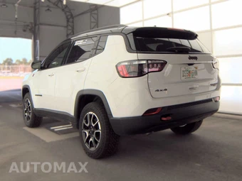 2024 Jeep Compass Trailhawk - miniatura 8