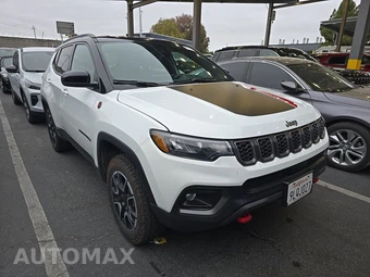 2024 Jeep Compass Trailhawk - miniatura 3