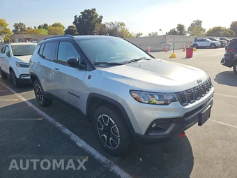 2024 Jeep Compass Trailhawk - miniatura 3