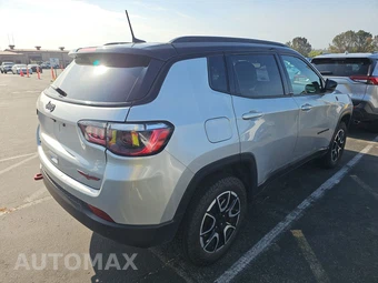 2024 Jeep Compass Trailhawk - miniatura 4