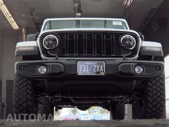 2024 Jeep Gladiator Willys Crew Cab Medium Bed - miniatura 3