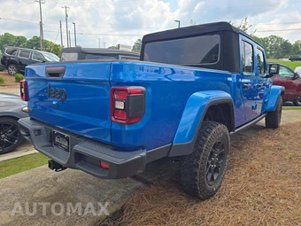 2024 Jeep Gladiator Willys Crew Cab Medium Bed - miniatura 3